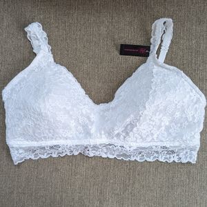 No Boundaries Women's Lace Convertible Bralette, NWT